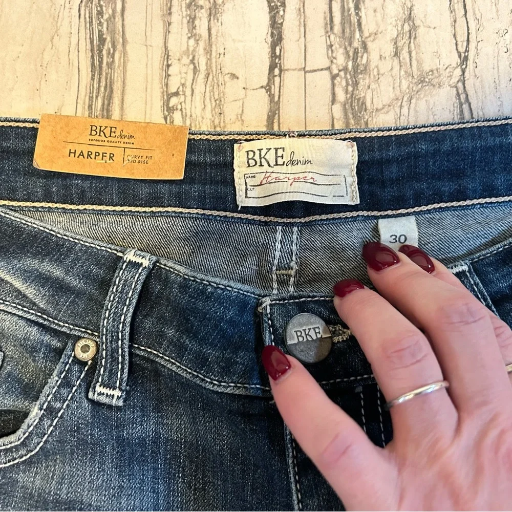 NWT BKE Buckle Jeans Harper Mid-Rise Curvy Fit Cropped Stretch Jeans - Picture 10 of 16